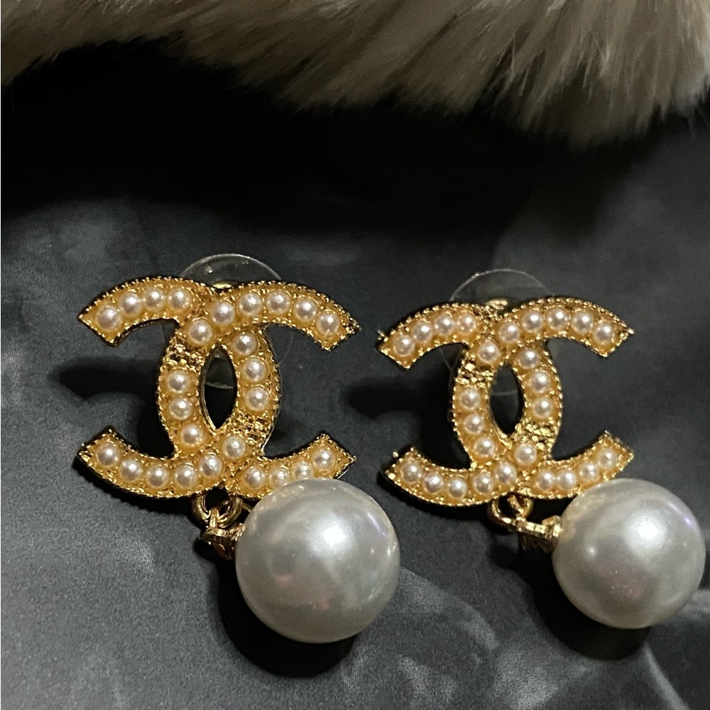 Gold and Pearl Earrings - Picture 3 of 7
